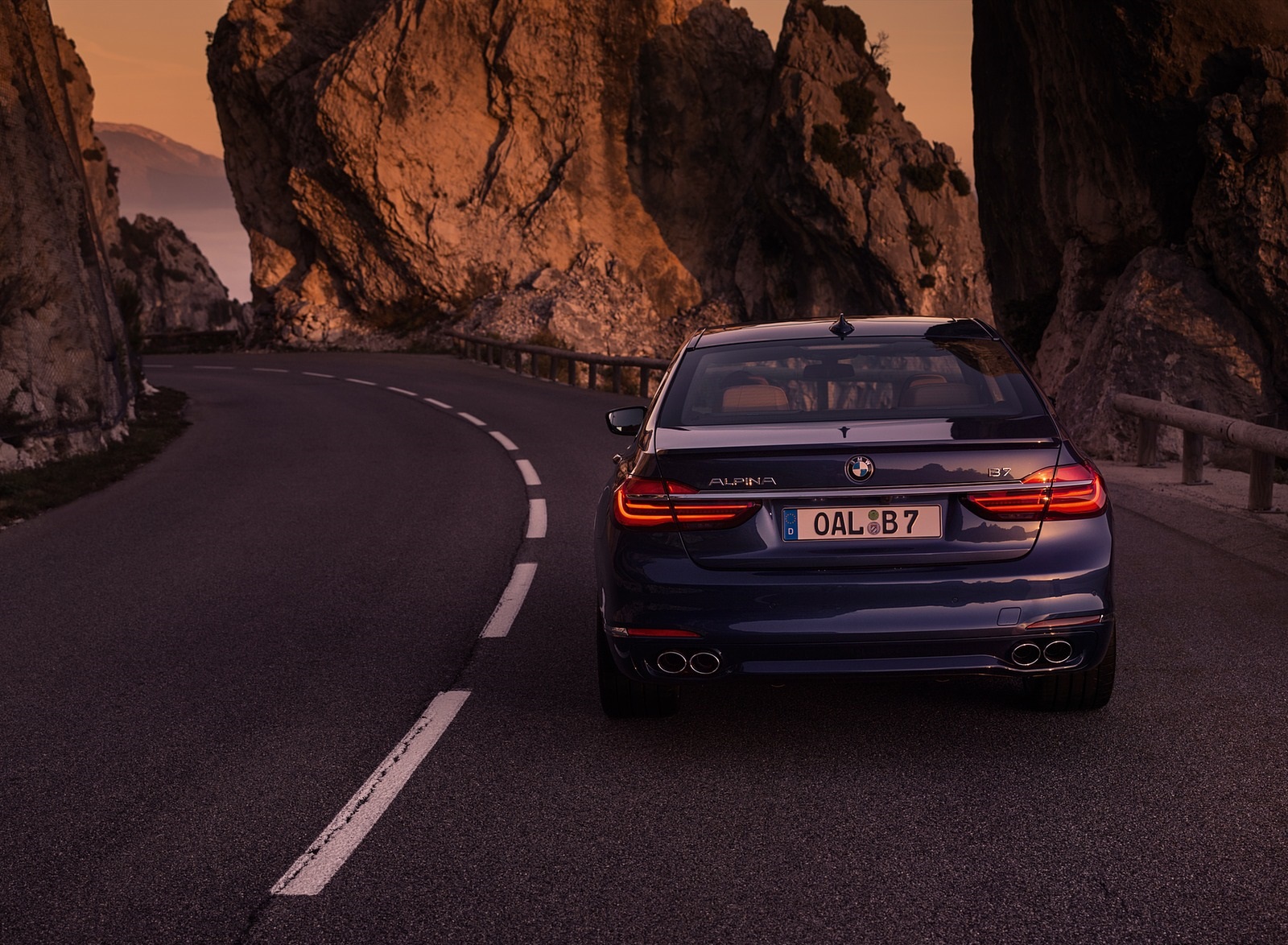 2017 ALPINA B7 xDrive Blue Rear Wallpapers (7)