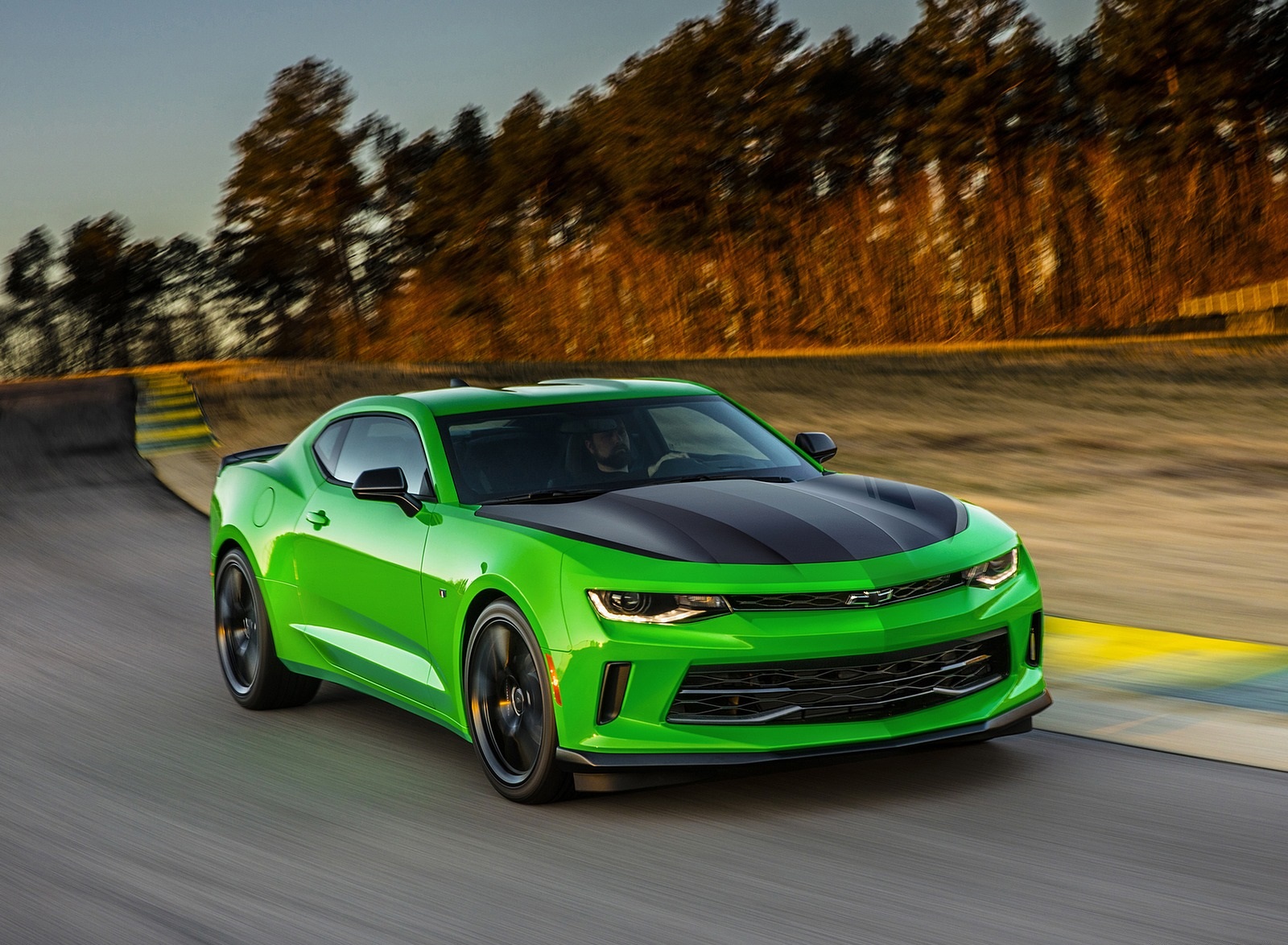 2017 Chevrolet Camaro 1LE Performance Package Green Front Wallpapers (1)