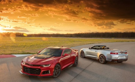 2017 Chevrolet Camaro ZL1 Convertible and Coupe Wallpapers 450x275 (3)