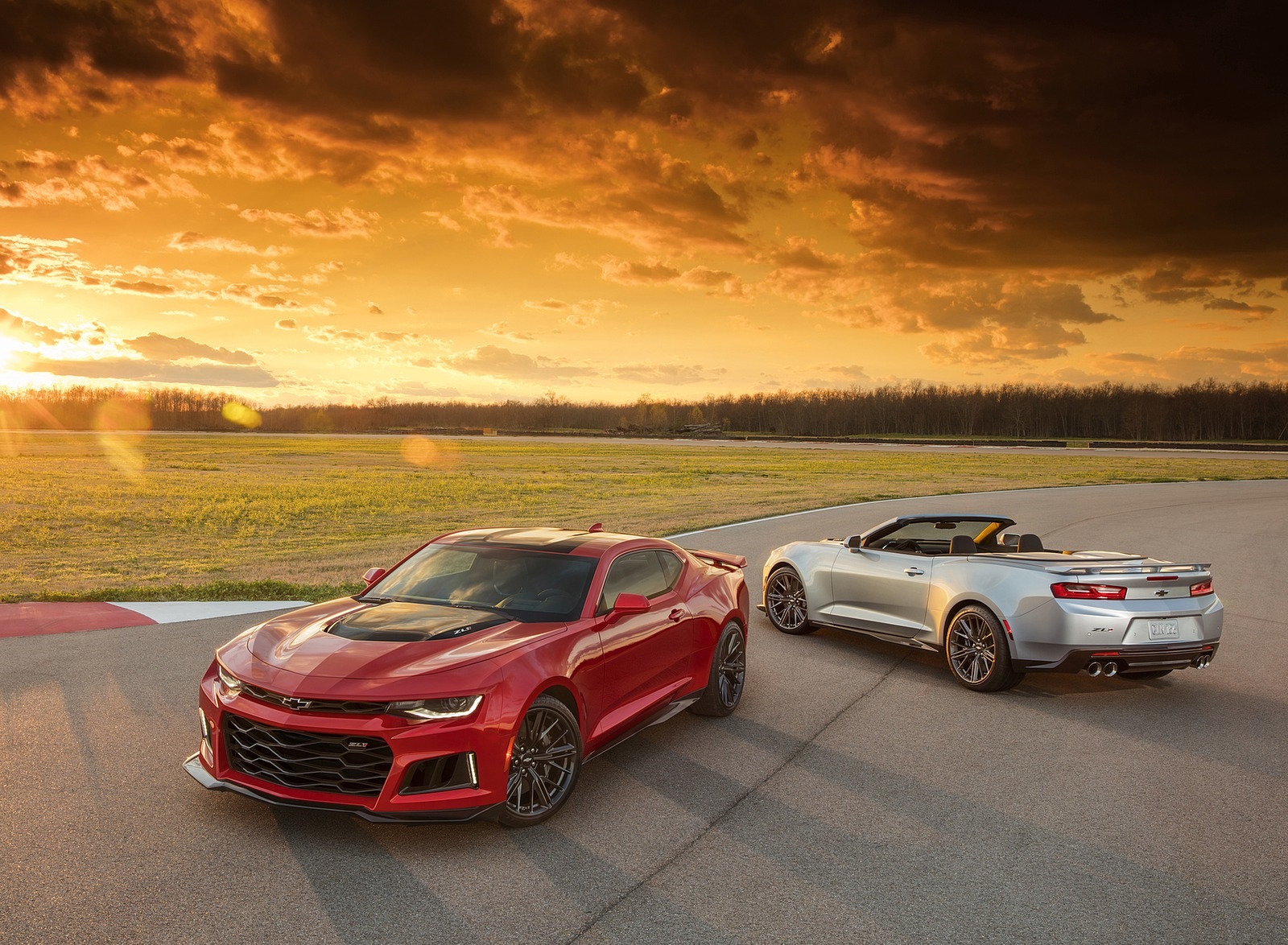 2017 Chevrolet Camaro ZL1 Convertible and Coupe Wallpapers #3 of 4