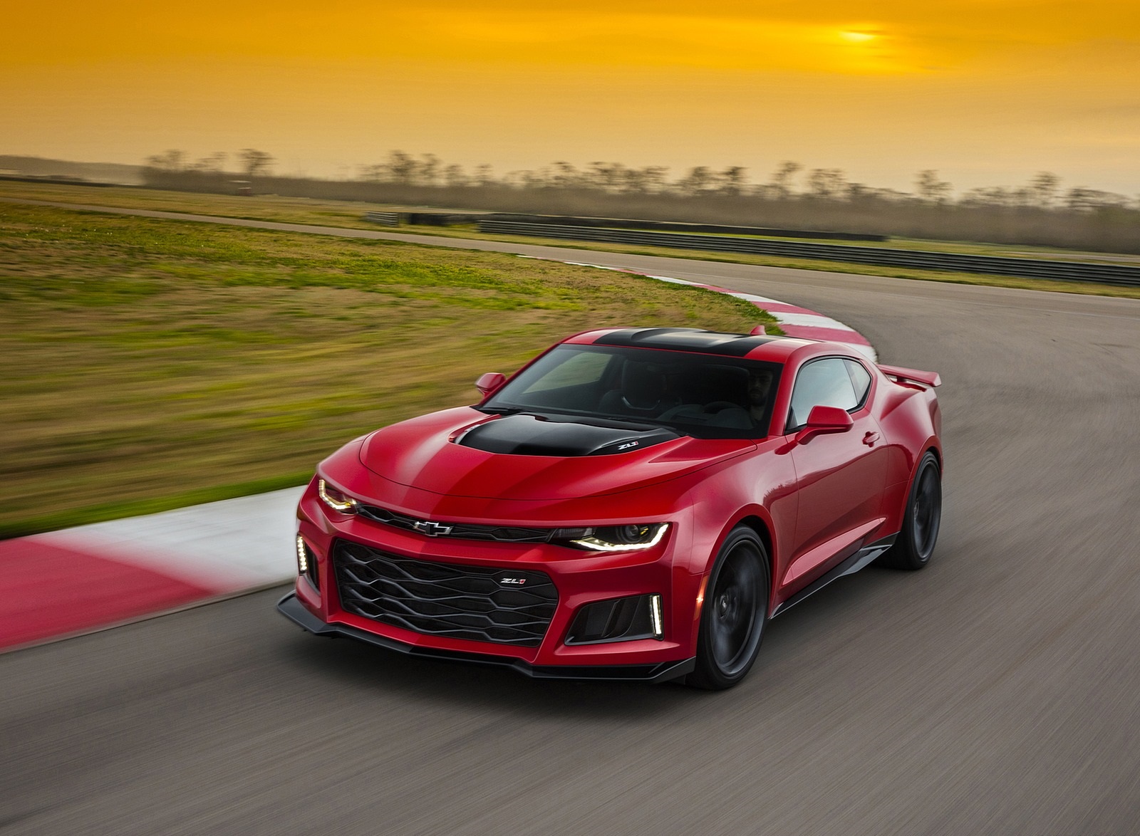 2017 Chevrolet Camaro ZL1 Front Wallpapers #3 of 11