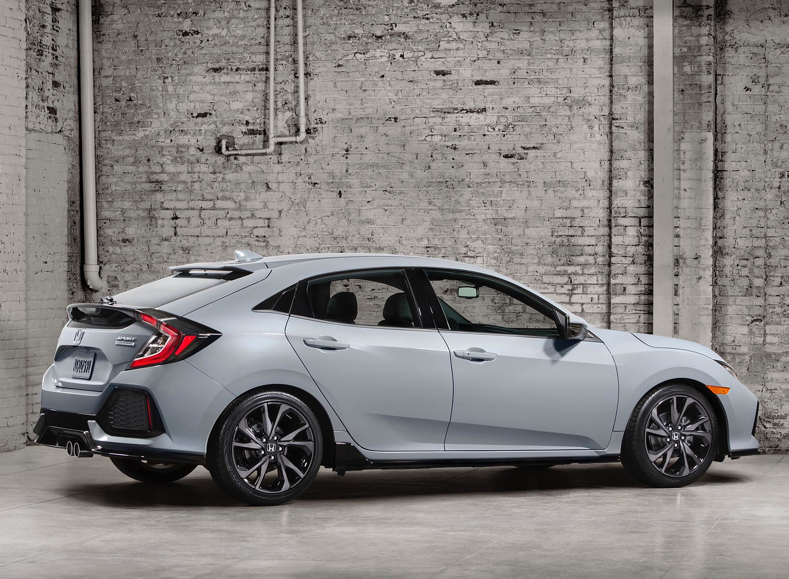 2017 Honda Civic Hatchback Rear Three-Quarter Wallpapers (9)