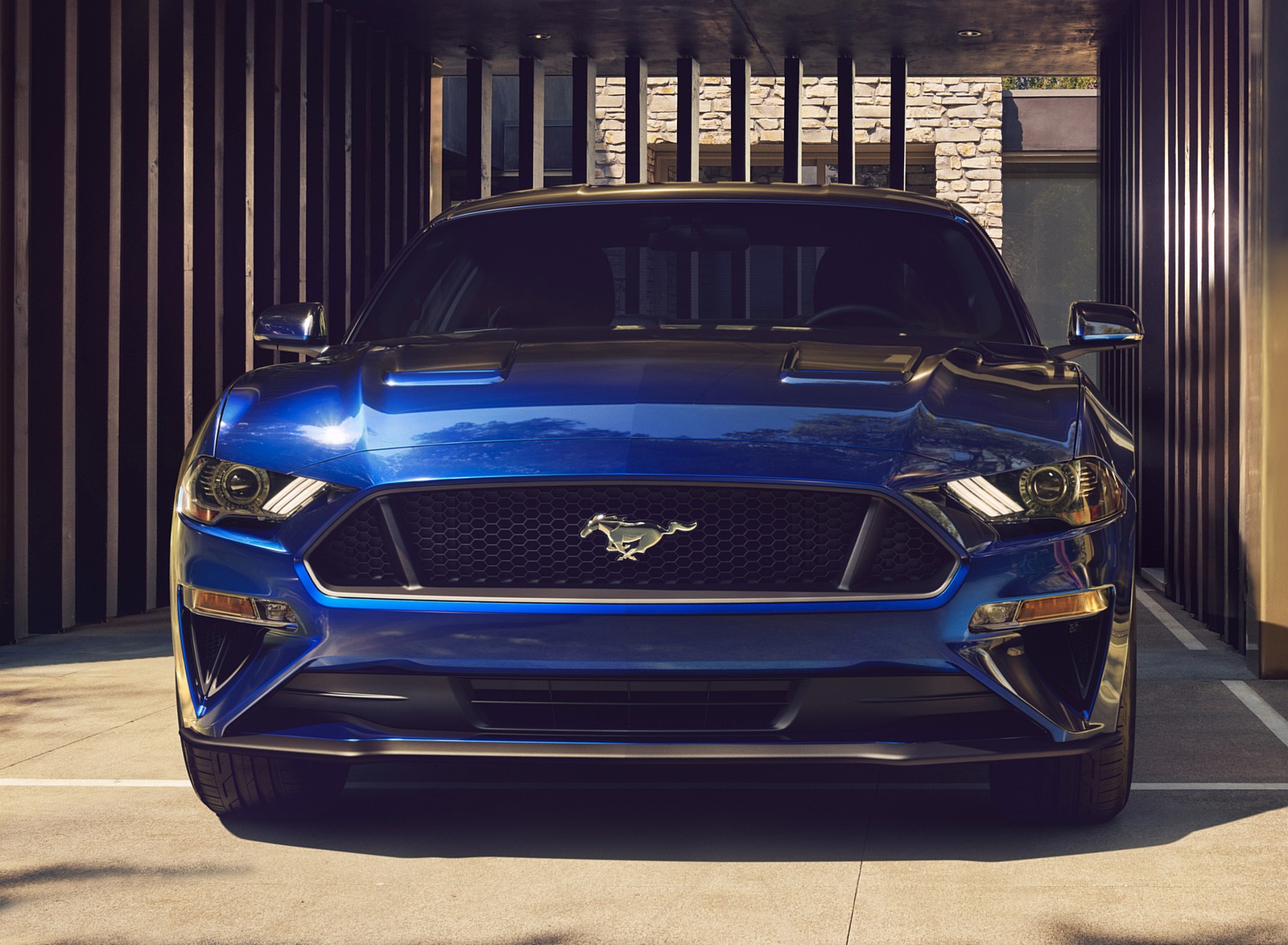2018 Ford Mustang V8 GT with Performance Package (Color: Kona Blue) Front Wallpapers (2)