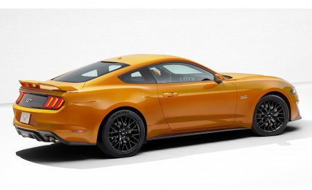 2018 Ford Mustang V8 GT with Performance Package (Color: Orange Fury) Rear Three-Quarter Wallpapers 450x275 (9)