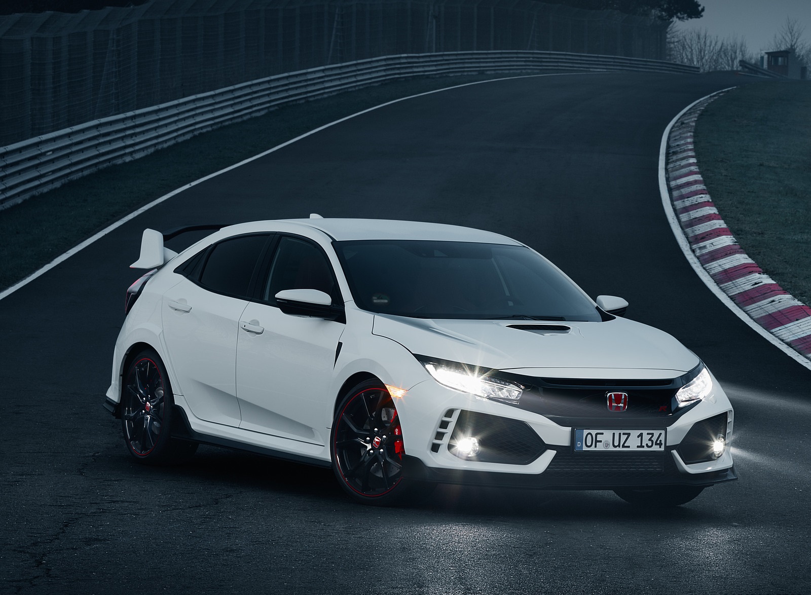 2017 Honda Civic Type R Front Three-Quarter Wallpapers  #12 of 54