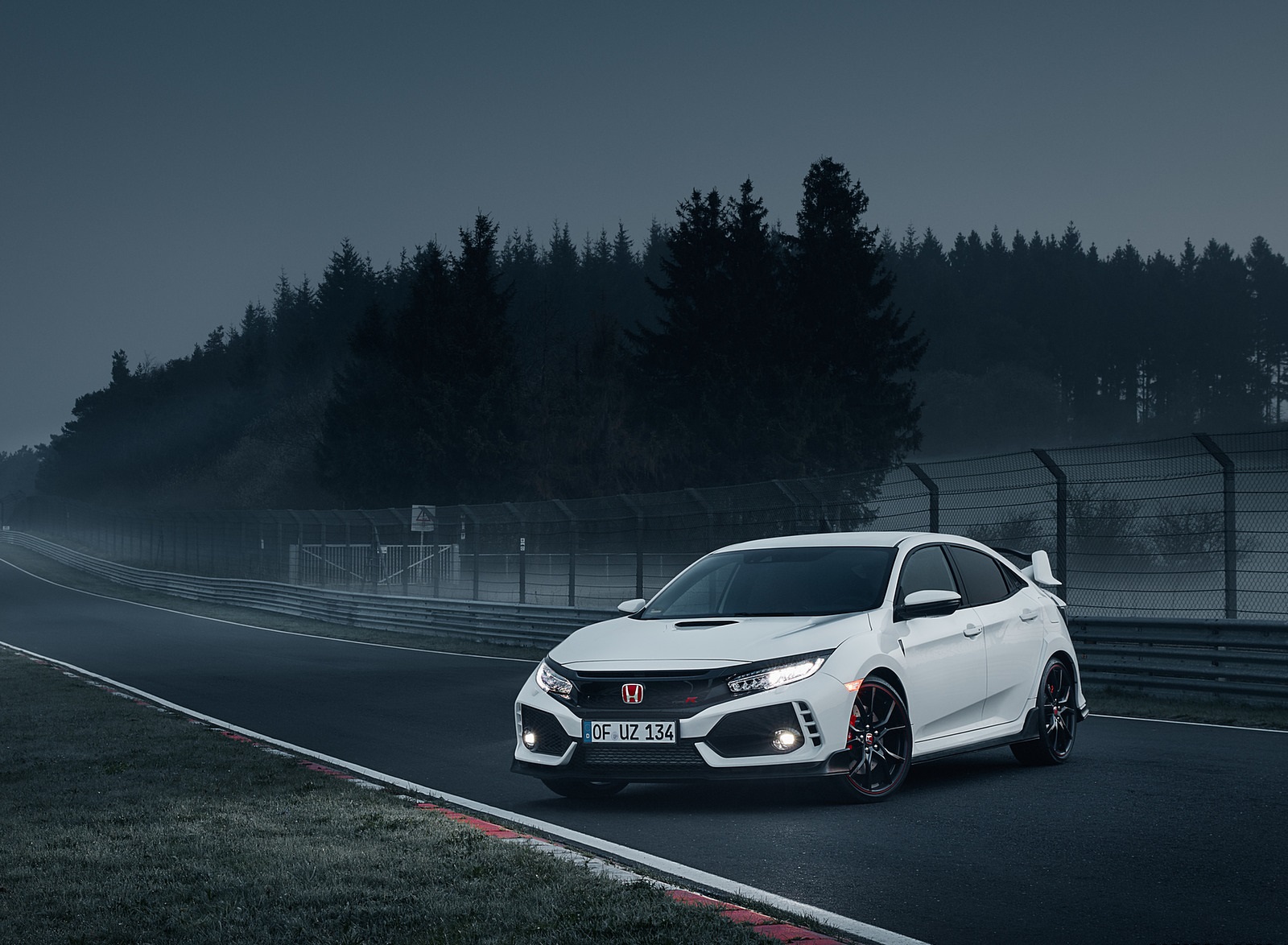 2017 Honda Civic Type R Front Three-Quarter Wallpapers  #13 of 54
