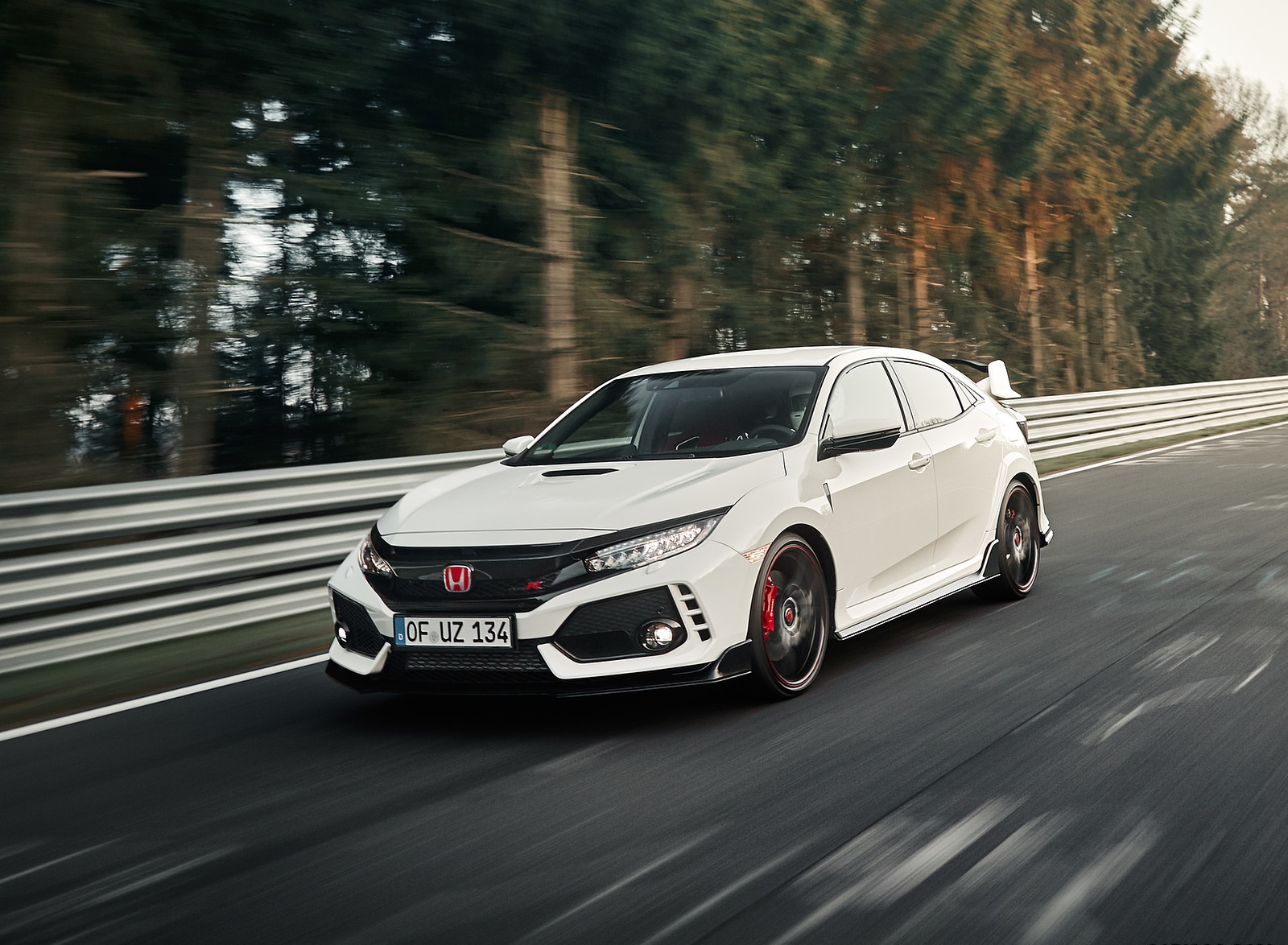 2017 Honda Civic Type R Front Three-Quarter Wallpapers  (3)