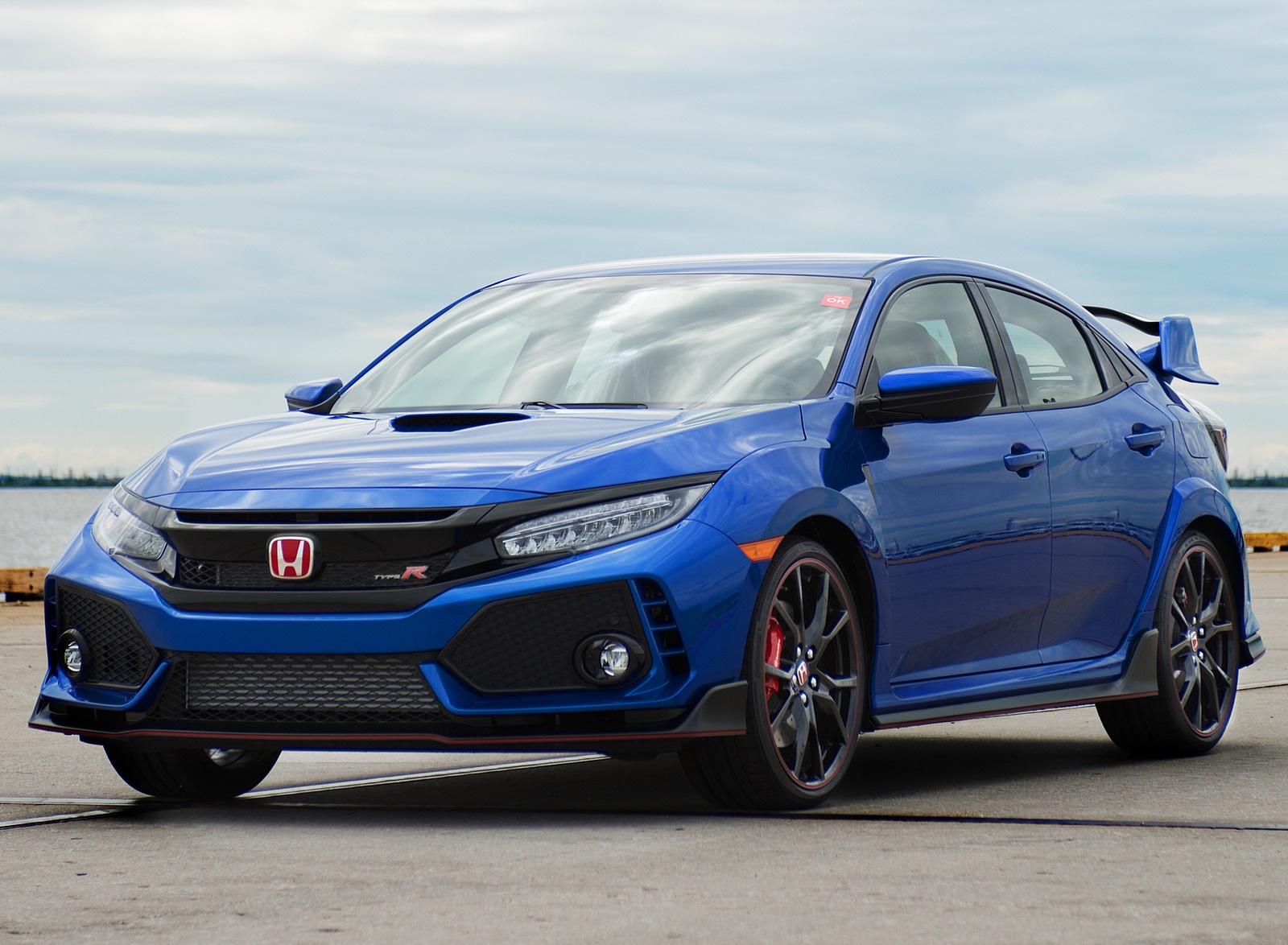 2017 Honda Civic Type R Front Three-Quarter Wallpapers #28 of 54