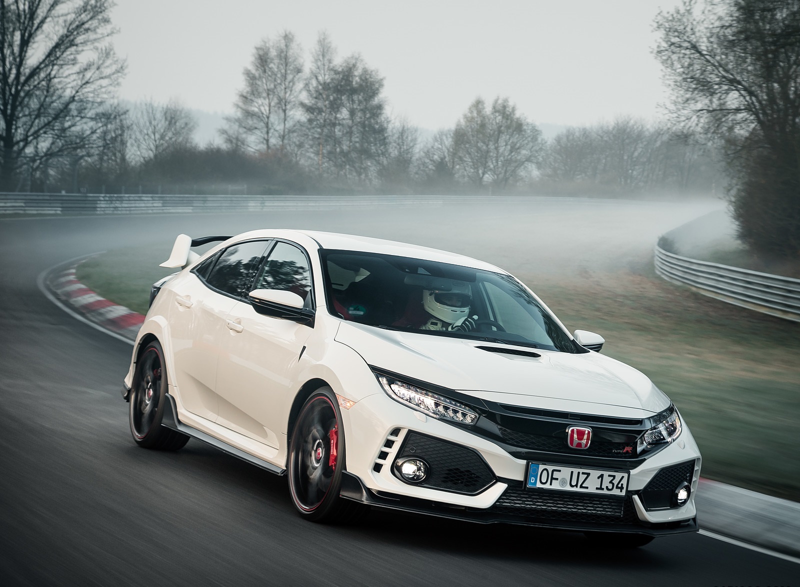 2017 Honda Civic Type R Front Three-Quarter Wallpapers #6 of 54