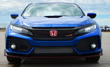 2017 Honda Civic Type R Front Wallpapers 450x275 (29)