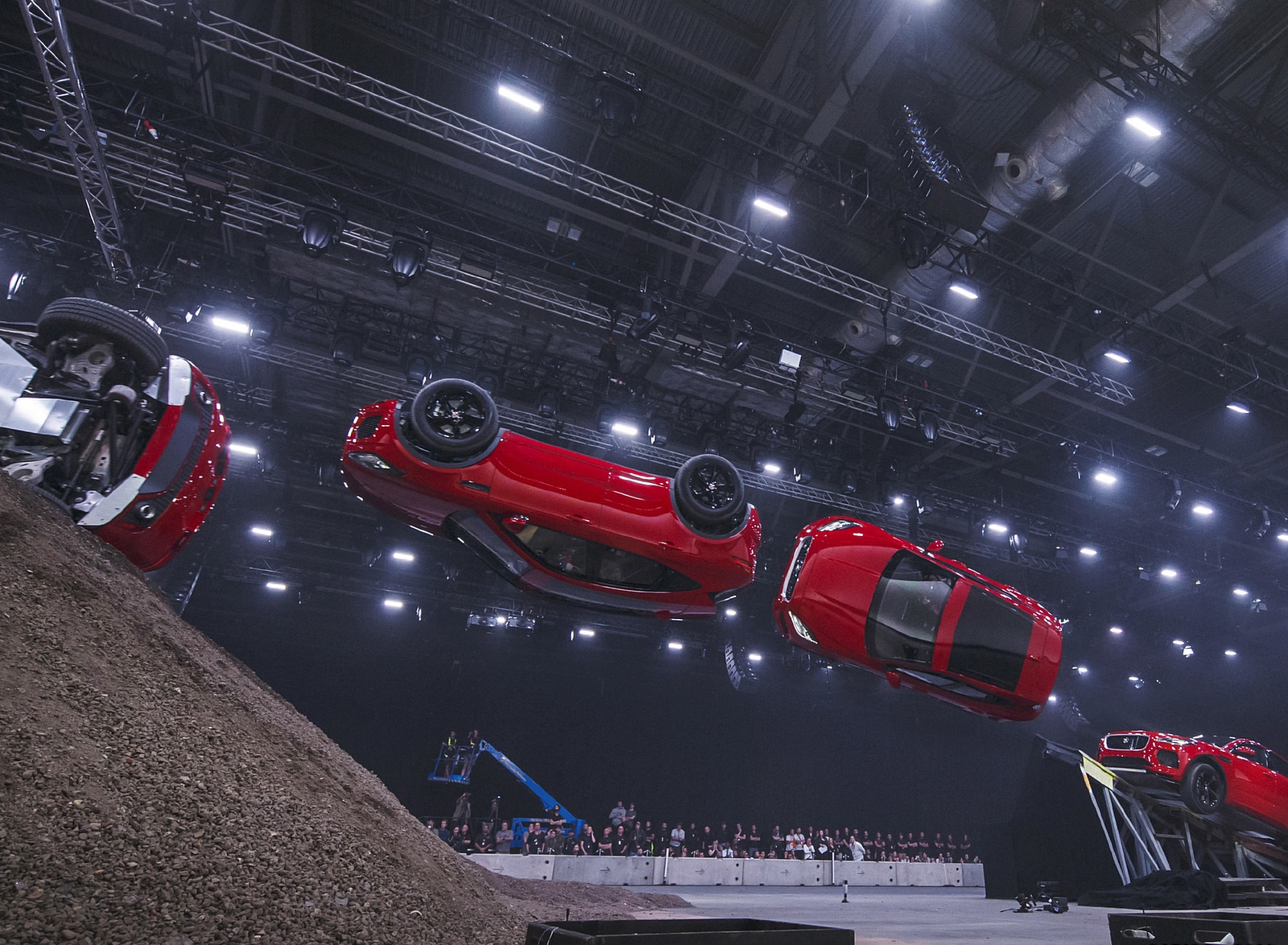 2018 Jaguar E-PACE Guinness World Record Jump Wallpapers #93 of 100