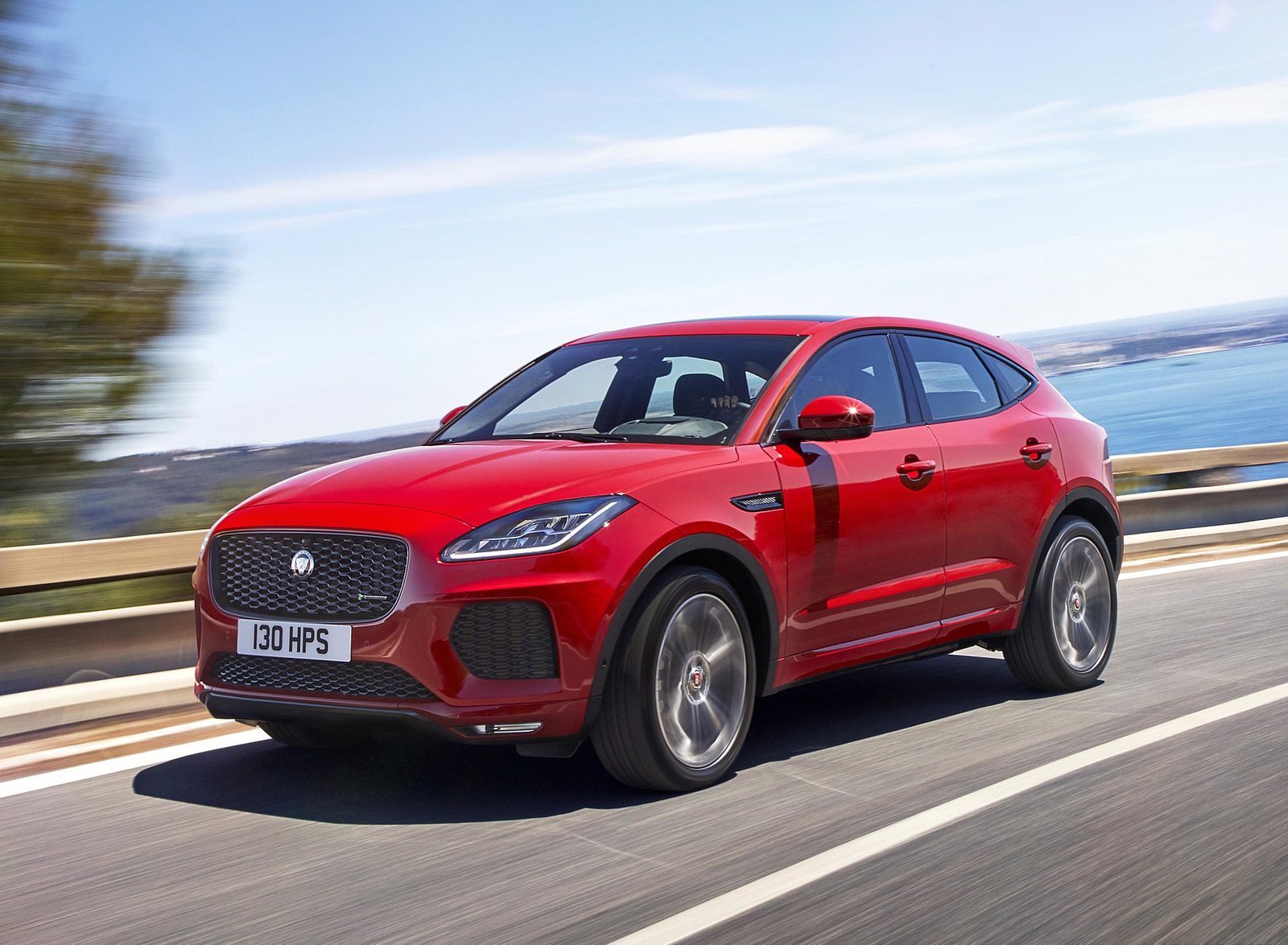 2018 Jaguar E-PACE R-Dynamic Front Three-Quarter Wallpapers #4 of 100