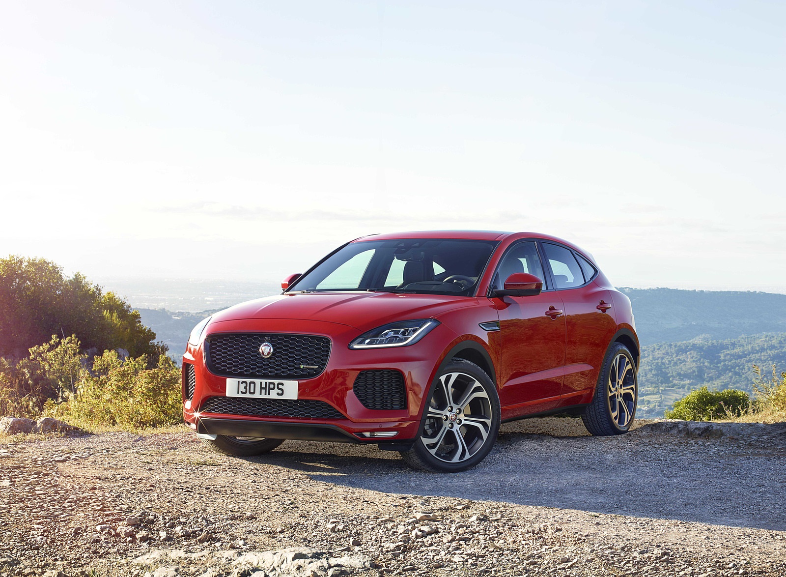 2018 Jaguar E-PACE R-Dynamic Front Three-Quarter Wallpapers #11 of 100