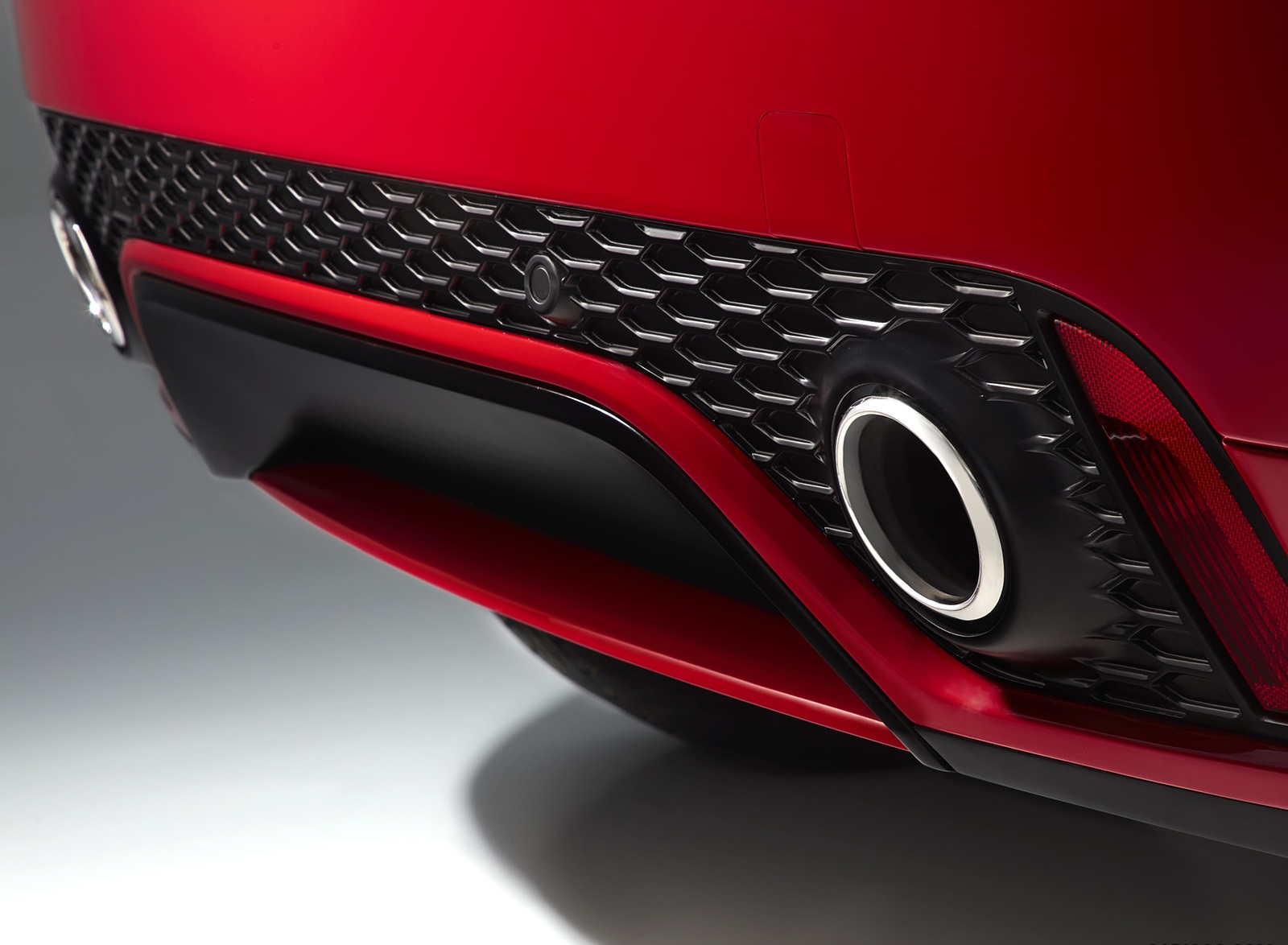 2018 Jaguar E-PACE R-Dynamic Tailpipe Wallpapers #30 of 100