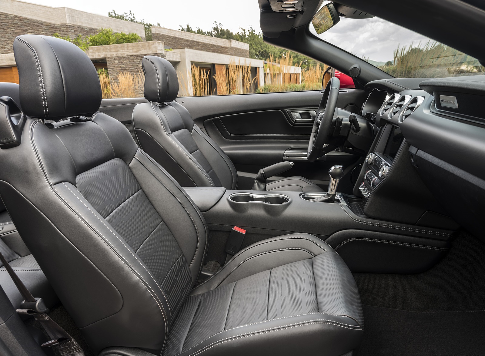2018 Ford Mustang Cabrio (Euro-Spec) Interior Front Seats Wallpapers #24 of 25