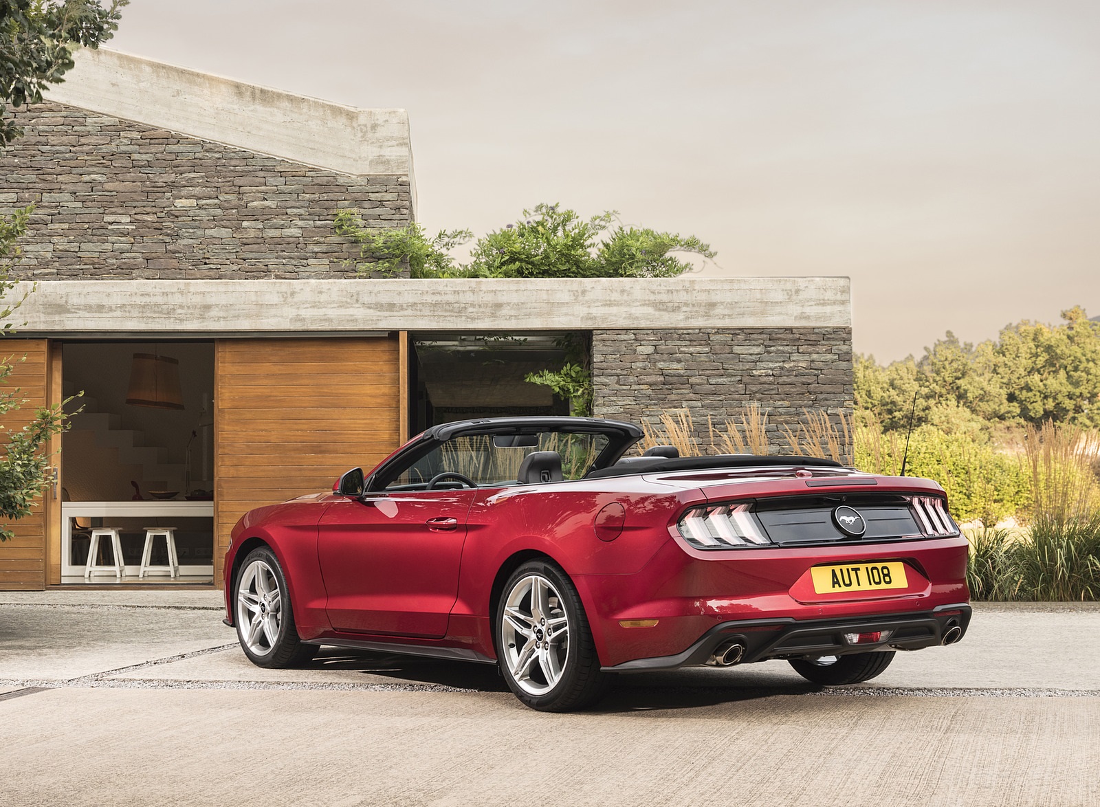 2018 Ford Mustang Cabrio (Euro-Spec) Rear Three-Quarter Wallpapers #11 of 25