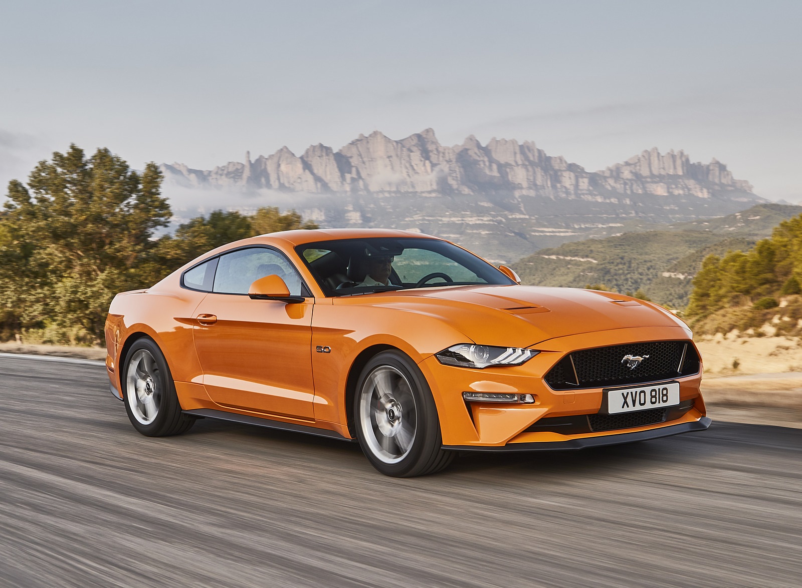 2018 Ford Mustang GT Coupe (Euro-Spec) Front Three-Quarter Wallpapers (3)