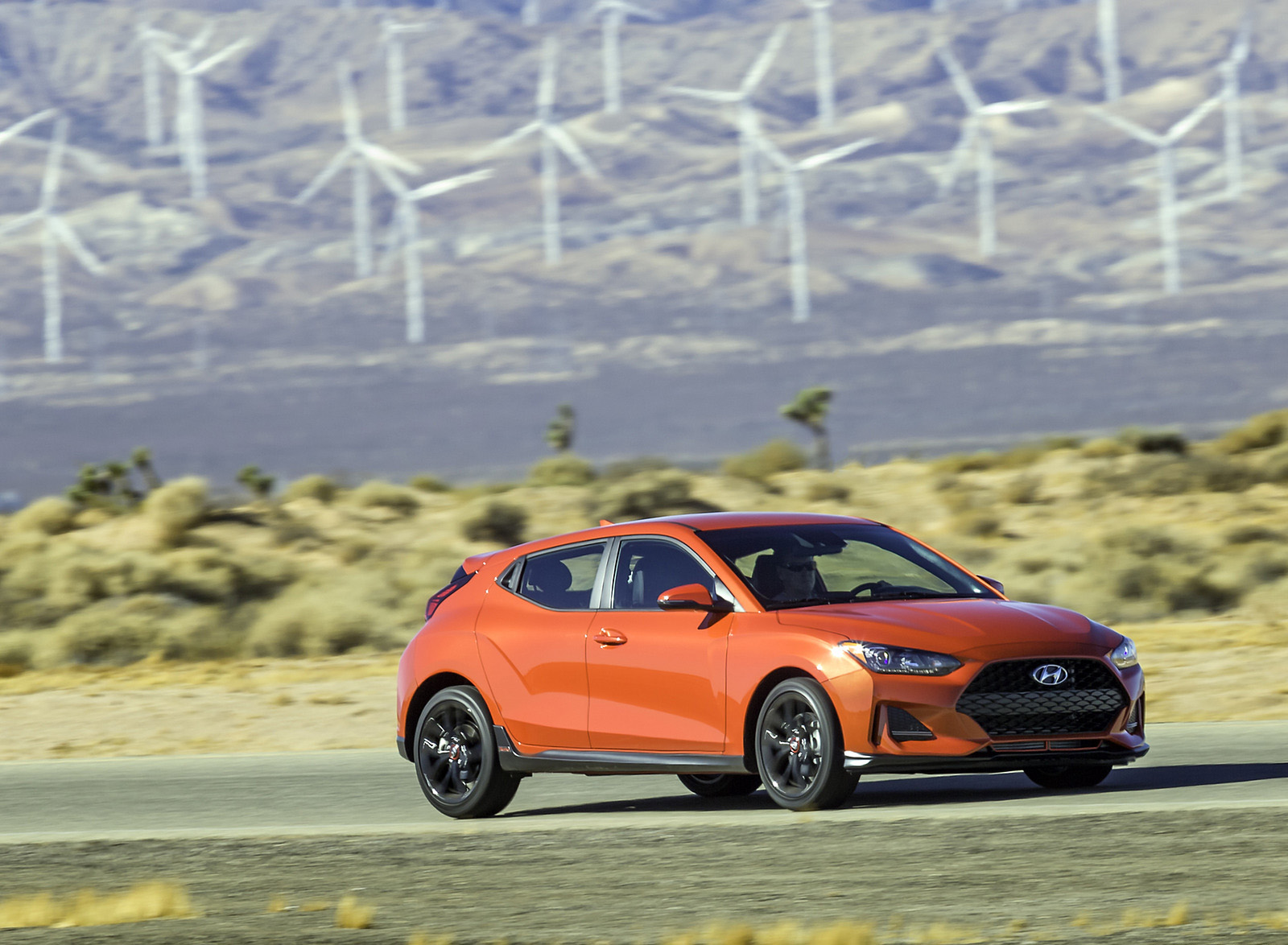 2019 Hyundai Veloster R-Spec Turbo Front Three-Quarter Wallpapers #18 of 42
