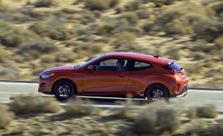 2019 Hyundai Veloster R-Spec Turbo Side Wallpapers 450x275 (21)
