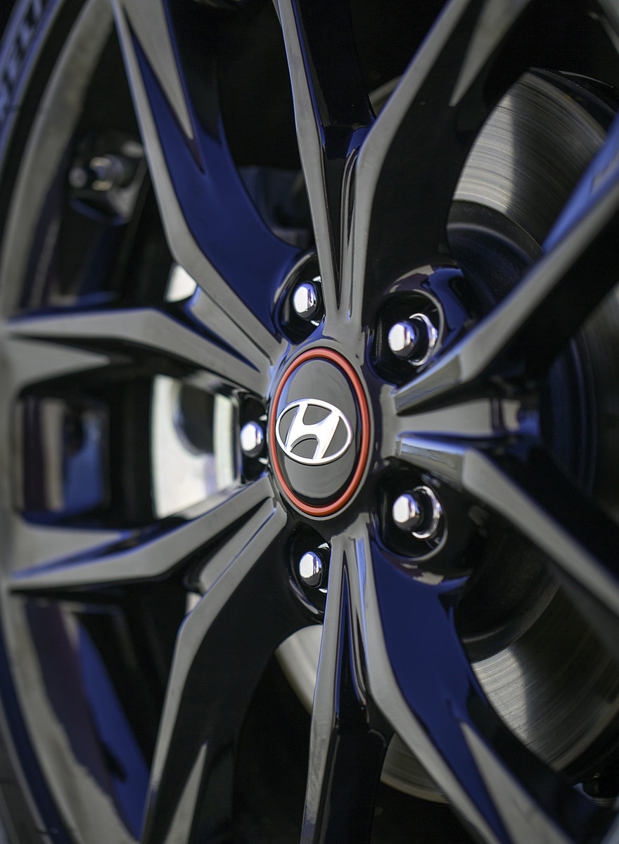 2019 Hyundai Veloster R-Spec Turbo Wheel Wallpapers #28 of 42