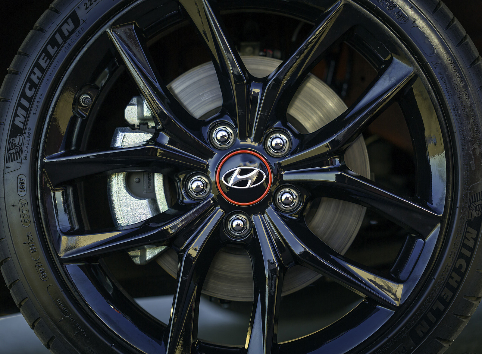 2019 Hyundai Veloster R-Spec Turbo Wheel Wallpapers #29 of 42
