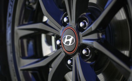 2019 Hyundai Veloster R-Spec Turbo Wheel Wallpapers 450x275 (31)