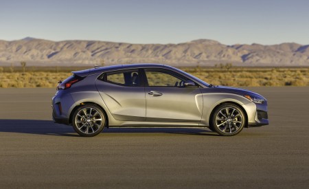 2019 Hyundai Veloster Side Wallpapers 450x275 (11)