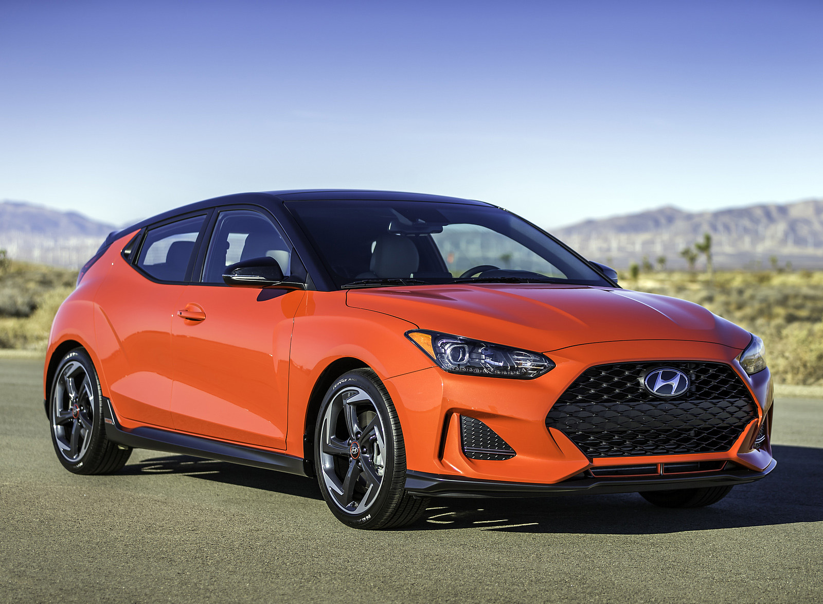 2019 Hyundai Veloster Turbo Front Three-Quarter Wallpapers #12 of 62