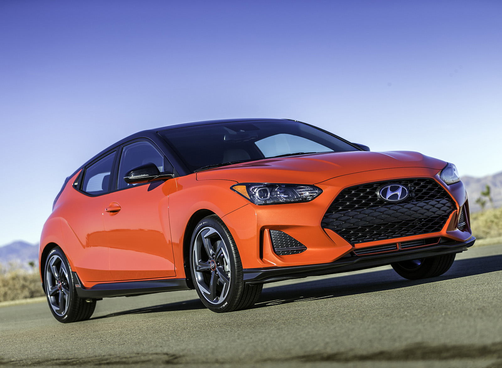 2019 Hyundai Veloster Turbo Front Three-Quarter Wallpapers #13 of 62