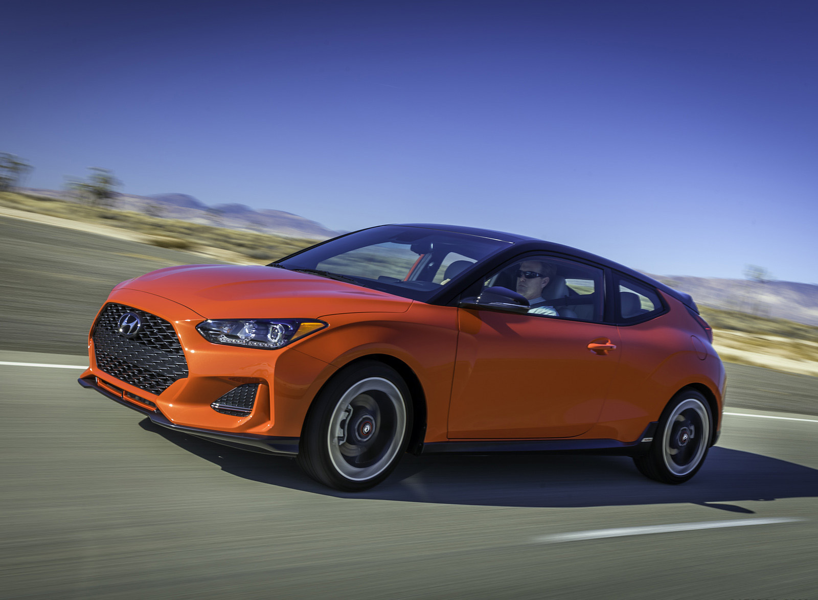 2019 Hyundai Veloster Turbo Front Three-Quarter Wallpapers (2)