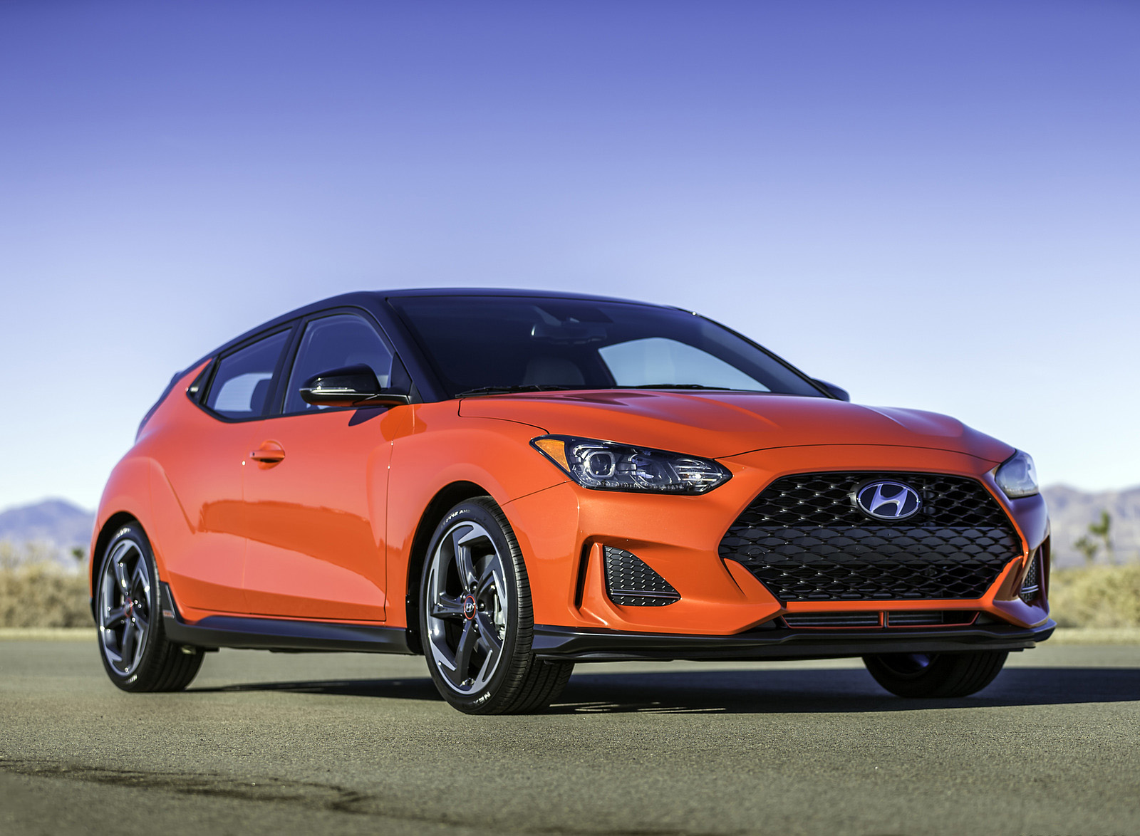 2019 Hyundai Veloster Turbo Front Three-Quarter Wallpapers #14 of 62