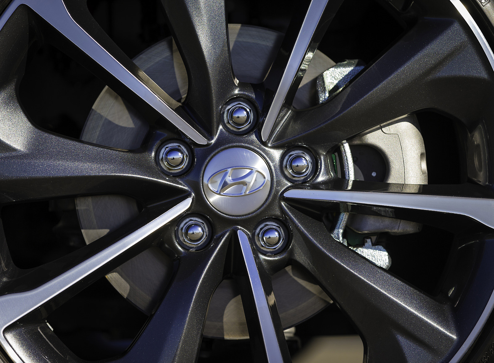 2019 Hyundai Veloster Wheel Wallpapers #24 of 43