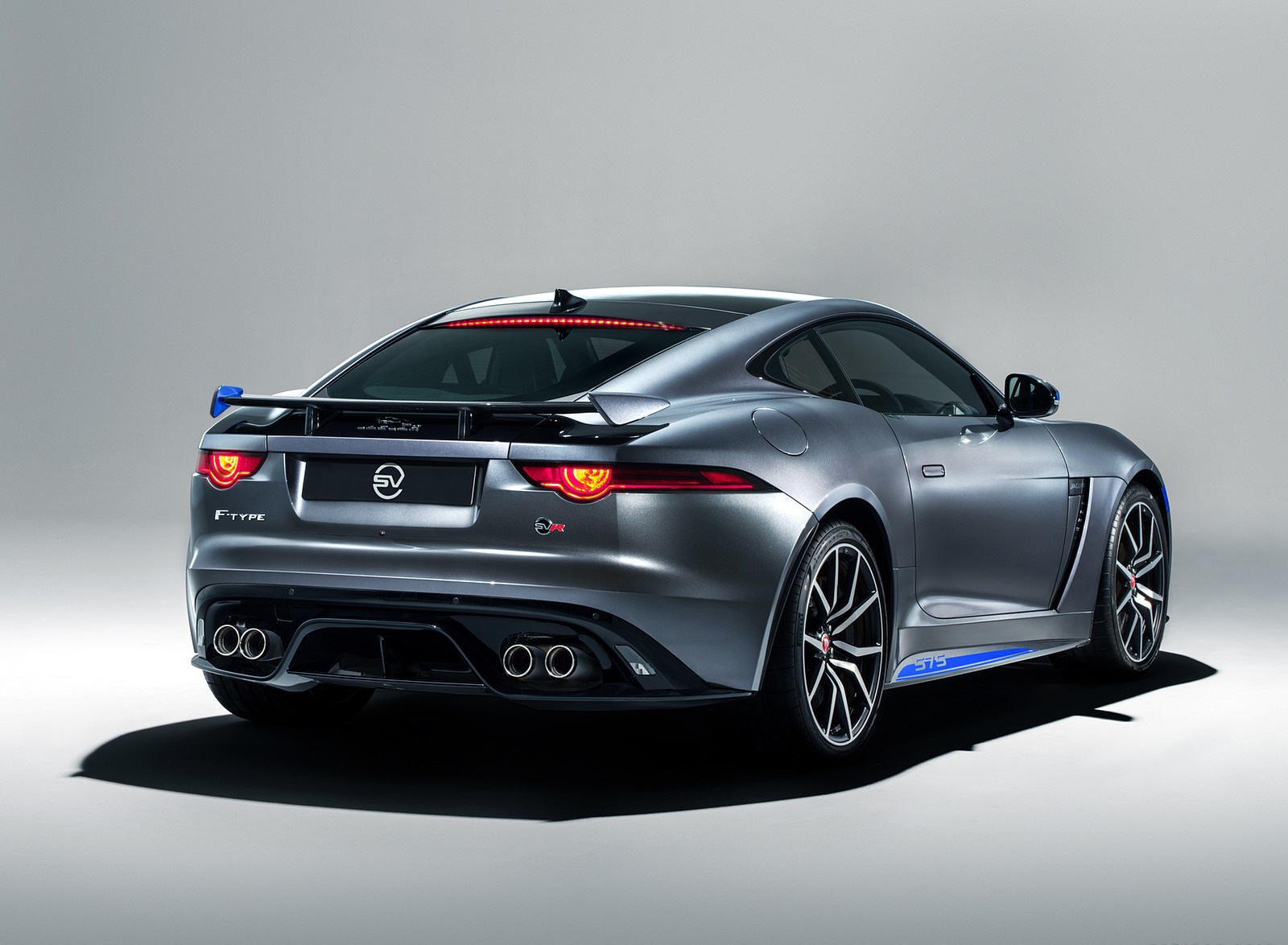 2019 Jaguar F-TYPE SVR Graphic Pack Rear Three-Quarter Wallpapers (3)