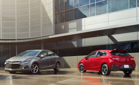 2019 Chevrolet Cruze and Cruze Hatchback Wallpapers 450x275 (3)
