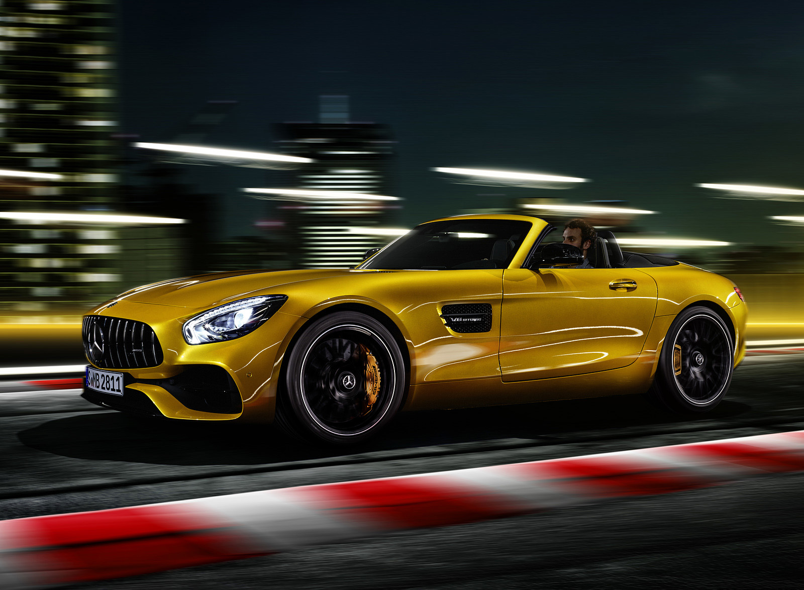 2019 Mercedes-AMG GT S Roadster (Color: Solarbeam) Front Three-Quarter Wallpapers #3 of 11