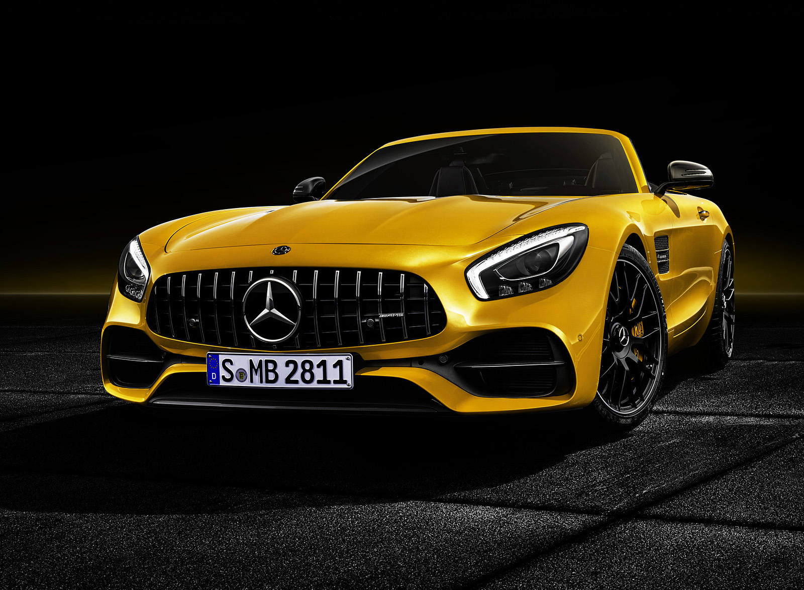 2019 Mercedes-AMG GT S Roadster (Color: Solarbeam) Front Wallpapers (7)