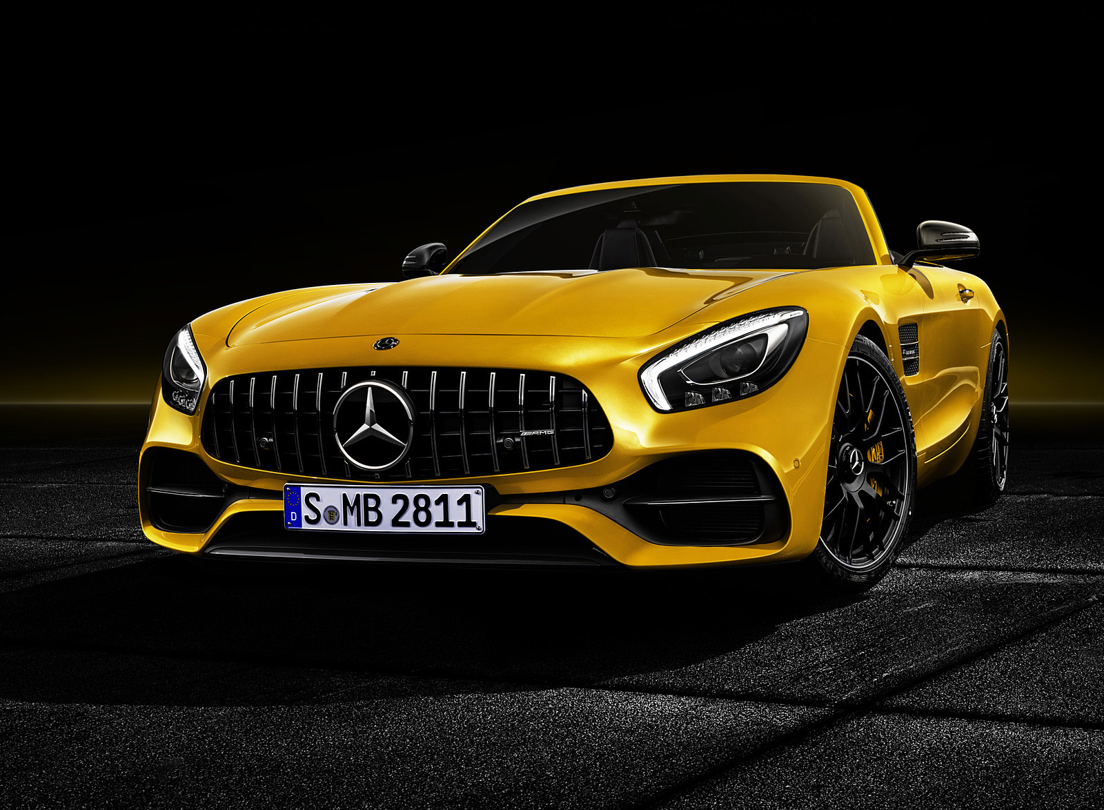 2019 Mercedes-AMG GT S Roadster (Color: Solarbeam) Front Wallpapers #7 of 11