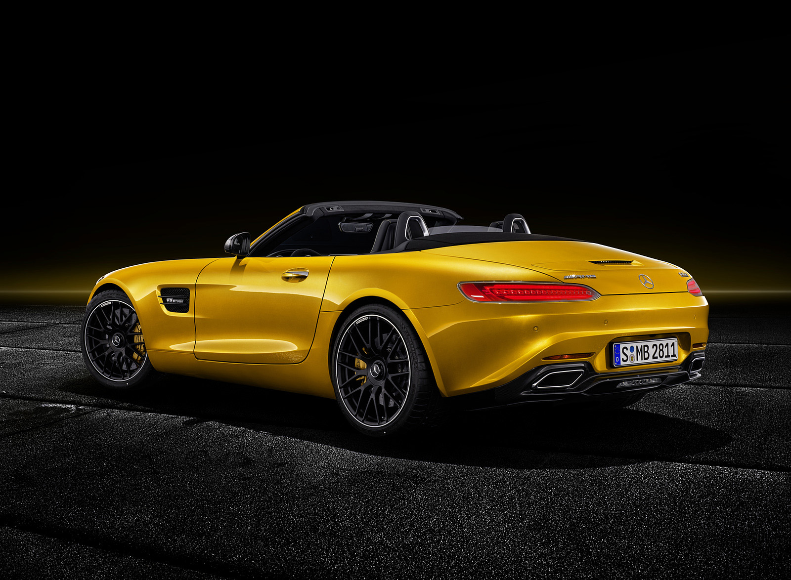 2019 Mercedes-AMG GT S Roadster (Color: Solarbeam) Rear Three-Quarter Wallpapers #8 of 11