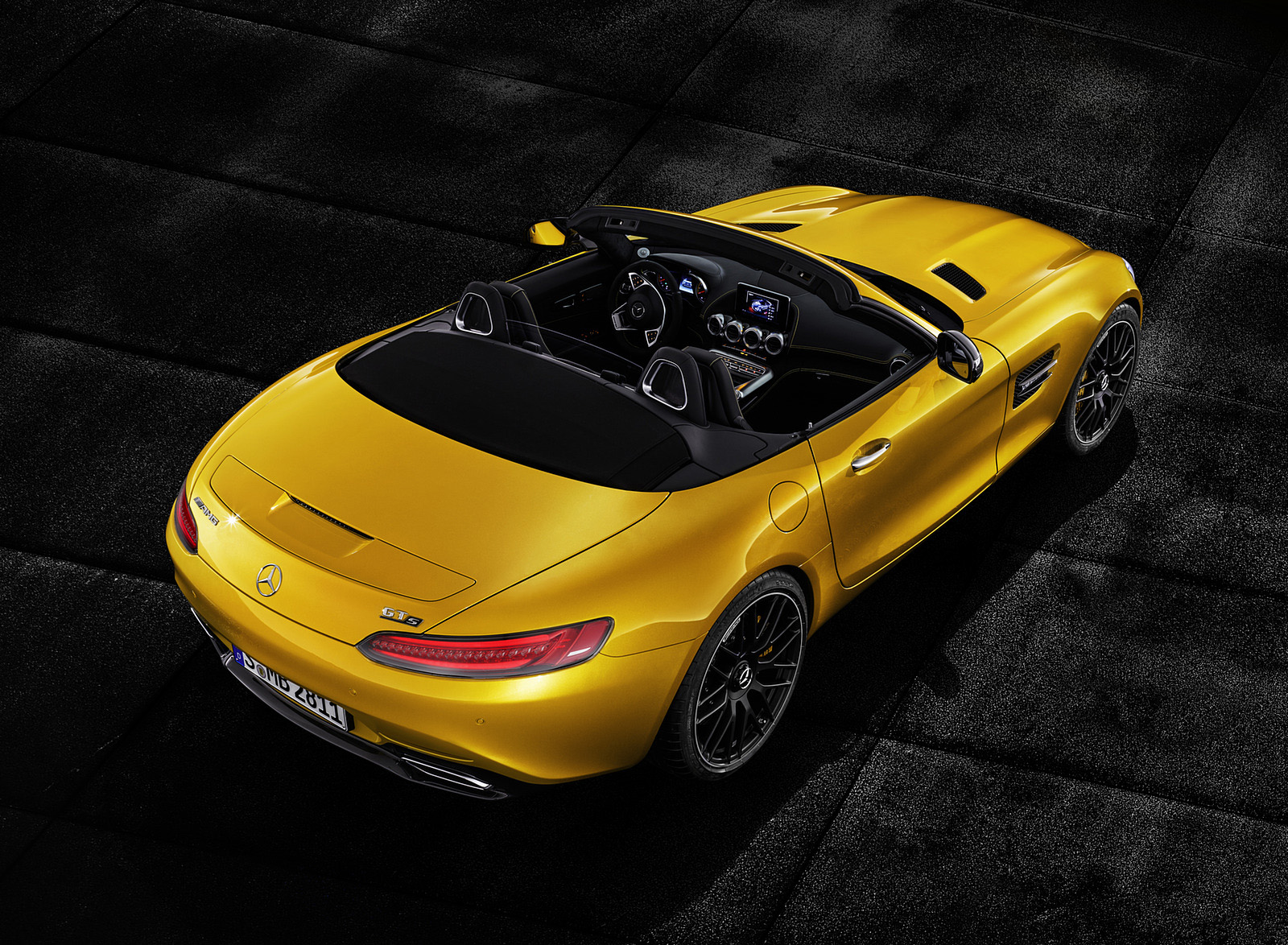 2019 Mercedes-AMG GT S Roadster (Color: Solarbeam) Rear Three-Quarter Wallpapers #10 of 11