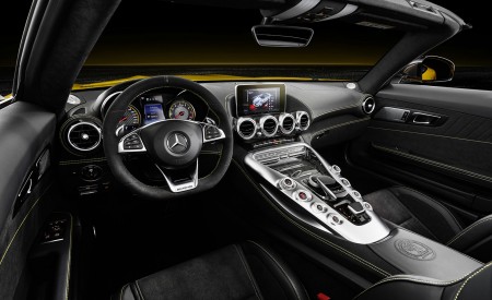 2019 Mercedes-AMG GT S Roadster Interior Wallpapers 450x275 (11)