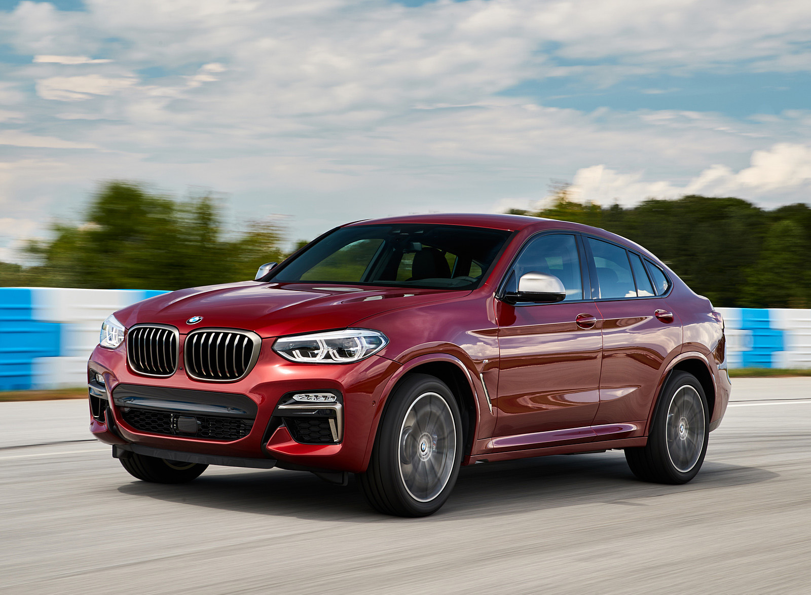 2019 BMW X4 M40d Front Three-Quarter Wallpapers #9 of 202