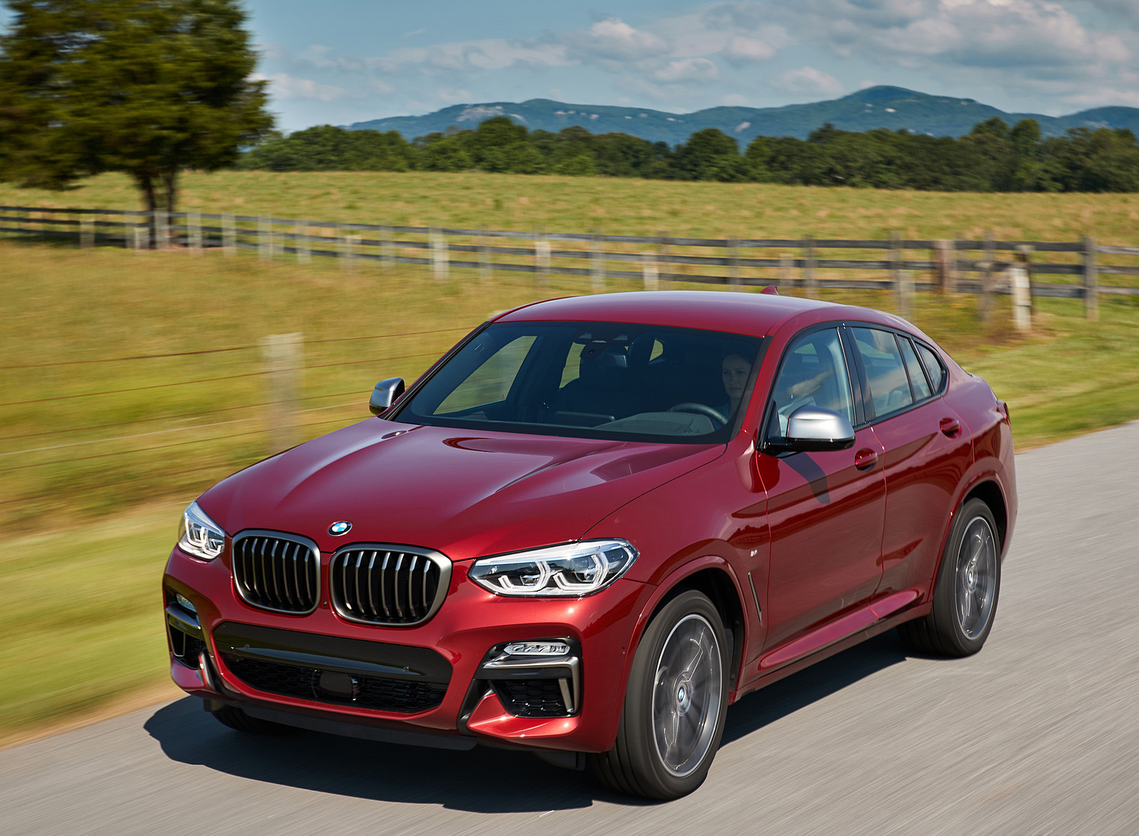 2019 BMW X4 M40d Front Three-Quarter Wallpapers  #17 of 202
