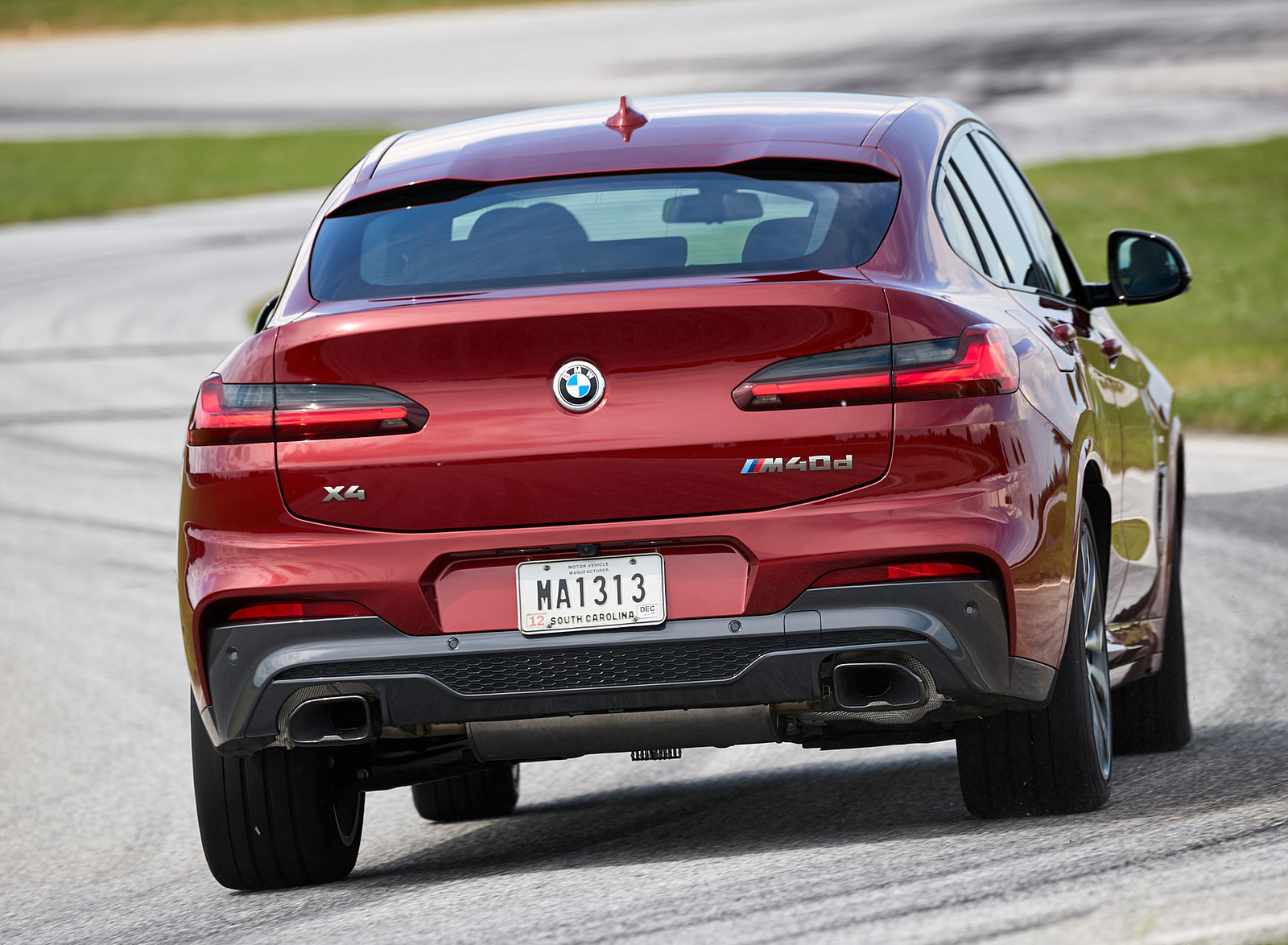 2019 BMW X4 M40d Rear Wallpapers #37 of 202