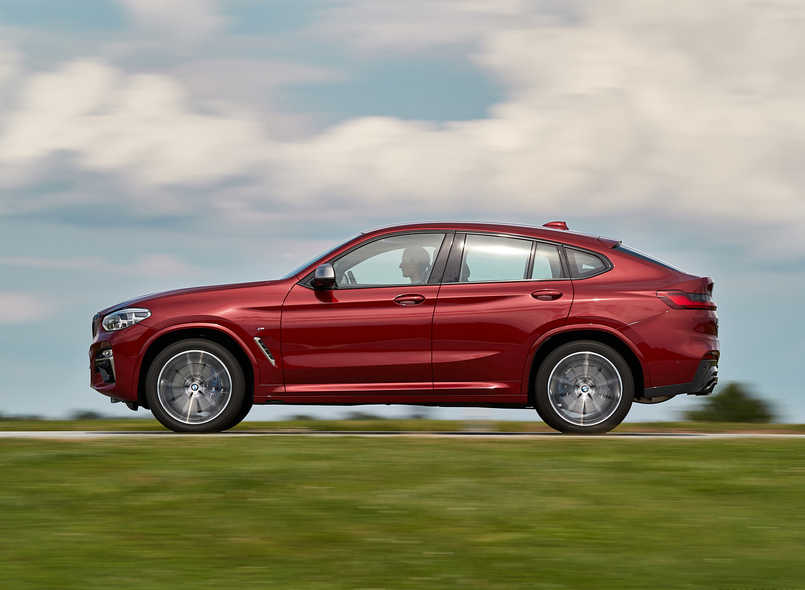 2019 BMW X4 M40d Side Wallpapers #39 of 202