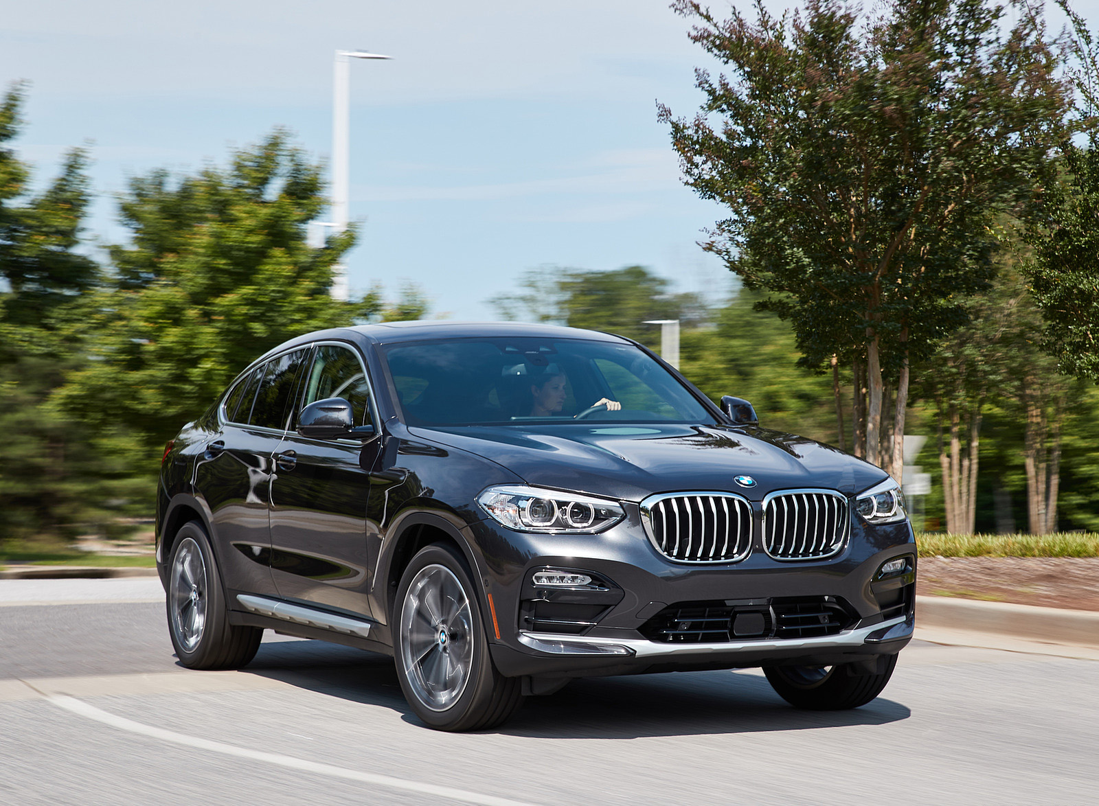 2019 BMW X4 xDrive30i Front Three-Quarter Wallpapers  #22 of 106