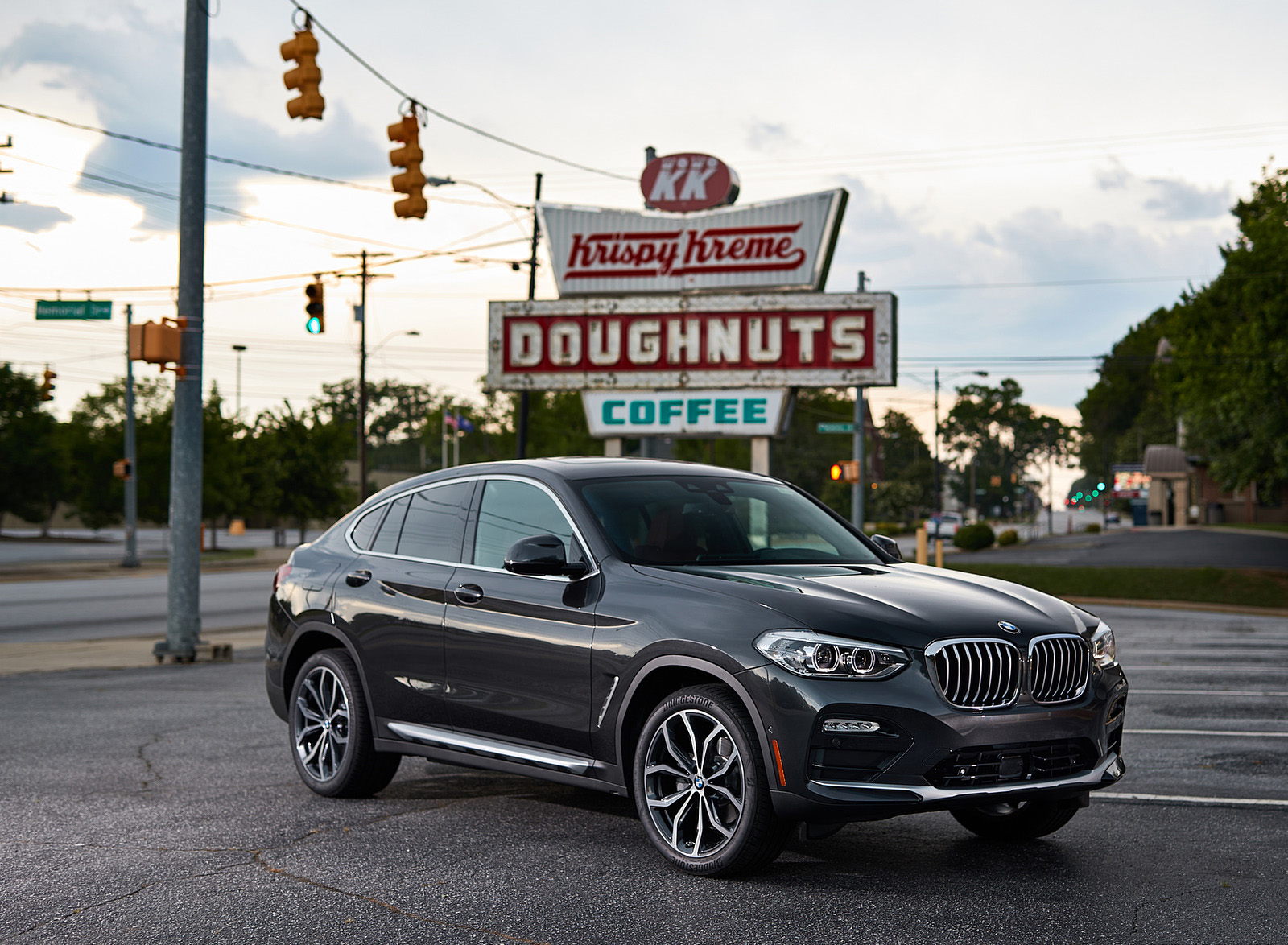 2019 BMW X4 xDrive30i Front Three-Quarter Wallpapers #43 of 106