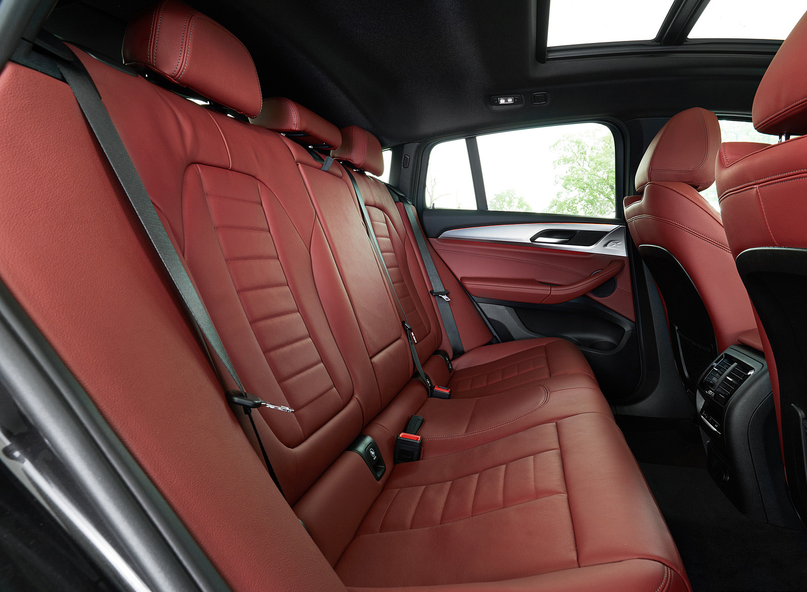 2019 BMW X4 xDrive30i Interior Rear Seats Wallpapers  #97 of 106