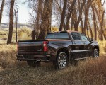 2019 Chevrolet Silverado Rear Three-Quarter Wallpapers 150x120 (13)