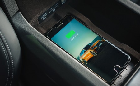 2019 Audi A6 Avant 50 TDI Quattro (UK-Spec) Interior Smartphone Wireless Charging Wallpapers 450x275 (48)