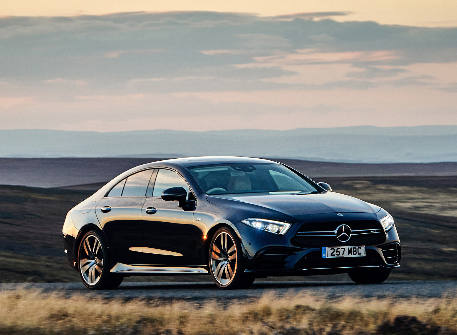 2019 Mercedes-AMG CLS 53 (UK-Spec) Front Three-Quarter Wallpapers #56 of 99